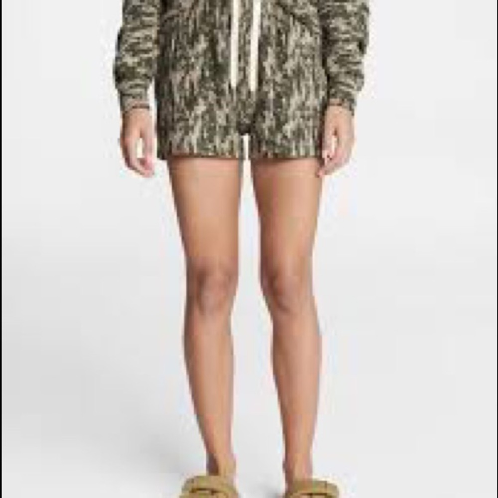 NWT City Mini Terry camo Sweat short